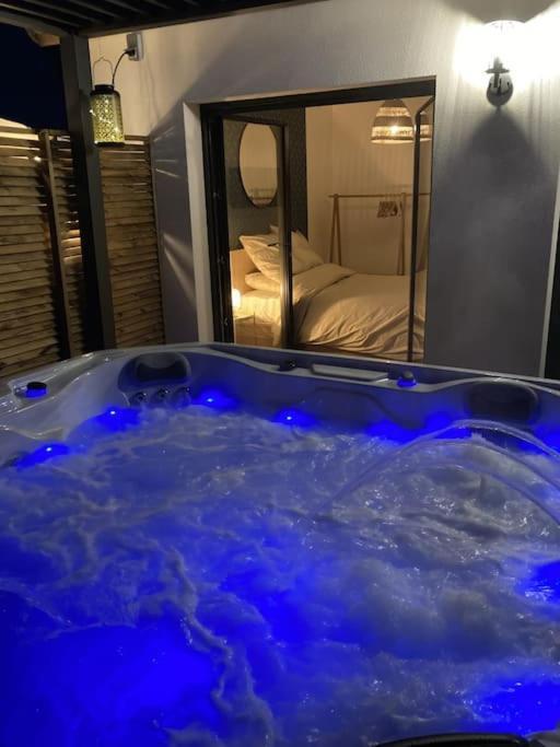 Spa & Serenite, Aux Portes De Disney Et De Paris Villiers-sur-Morin ภายนอก รูปภาพ