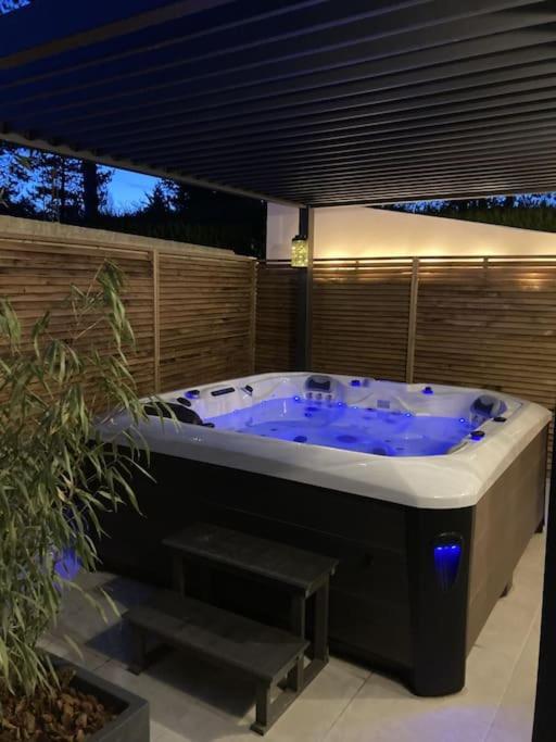 Spa & Serenite, Aux Portes De Disney Et De Paris Villiers-sur-Morin ภายนอก รูปภาพ